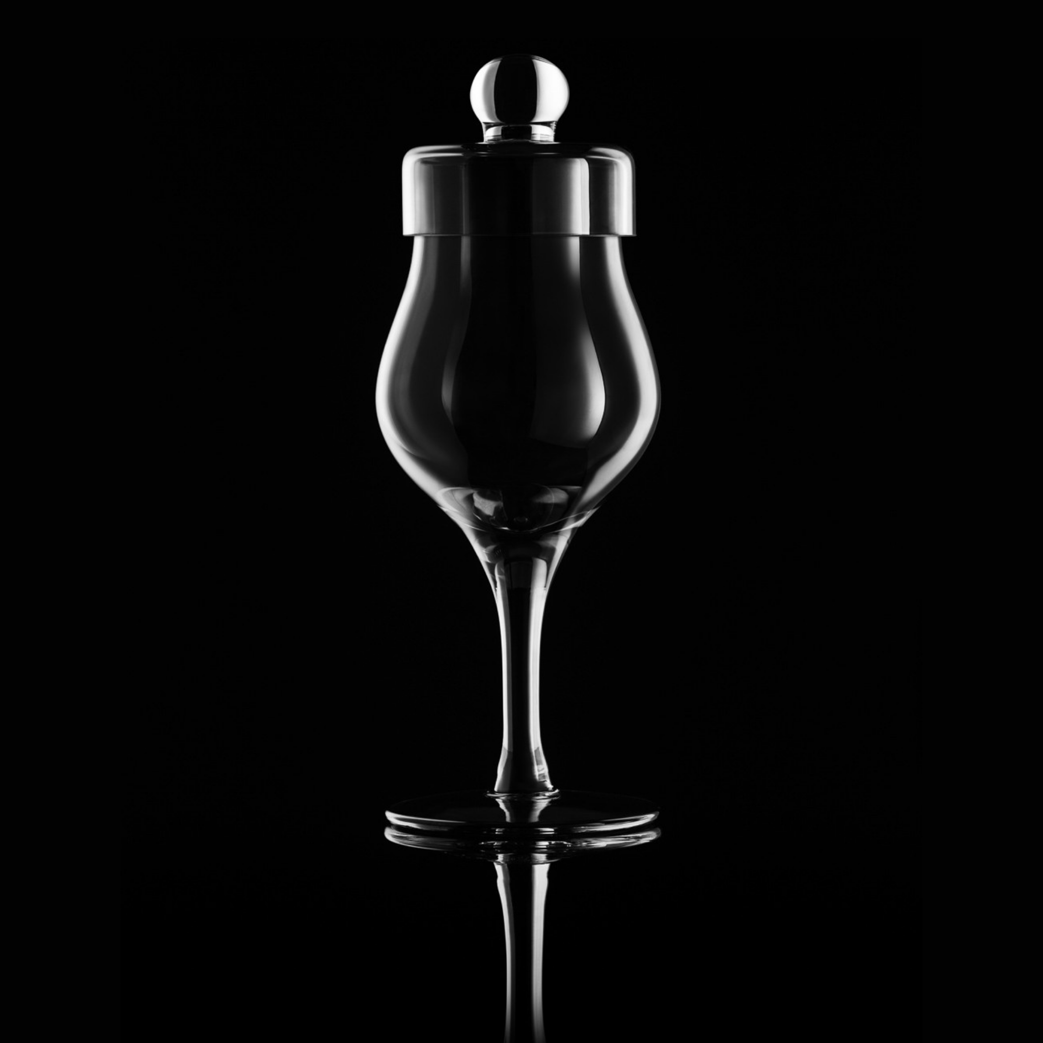 Image of Crystal Tullip Tasting Glass (Limited Edition) - Luxury Aroma Preserve - AmberGlass G102